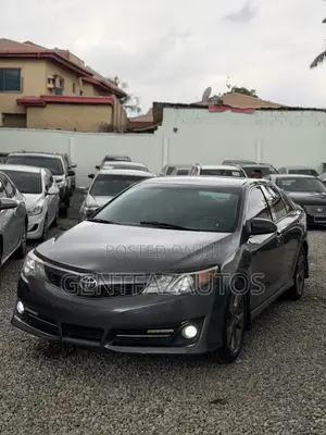 Toyota Camry SE 4dr Sedan (3.5L 6cyl 6A) 2014 Gray