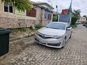 Toyota Camry SE 4dr Sedan (2.5L 4cyl 6A) 2013 Silver