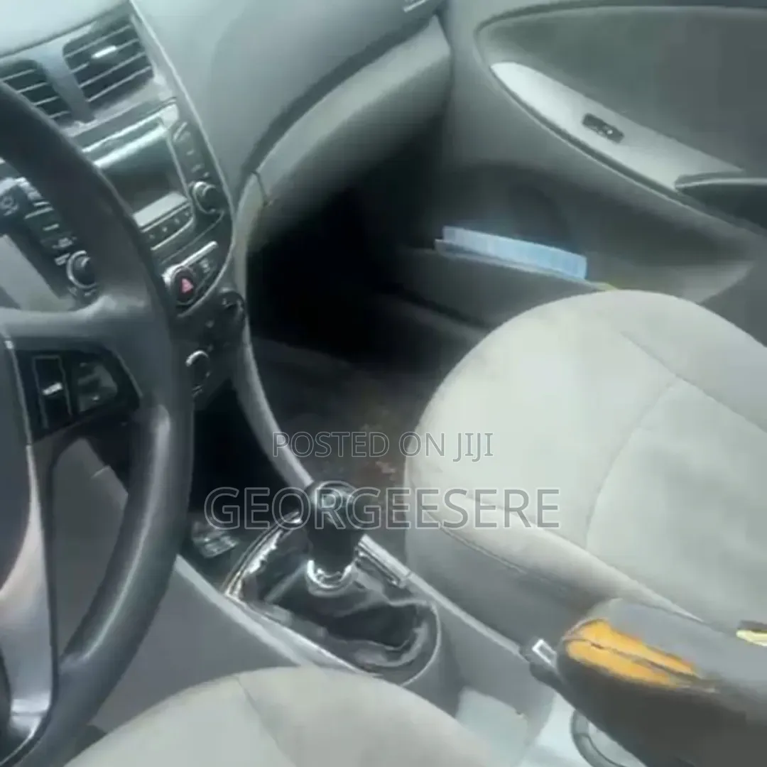Hyundai Accent 2013 Silver