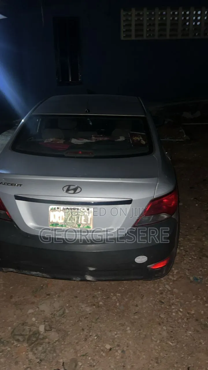 Hyundai Accent 2013 Silver
