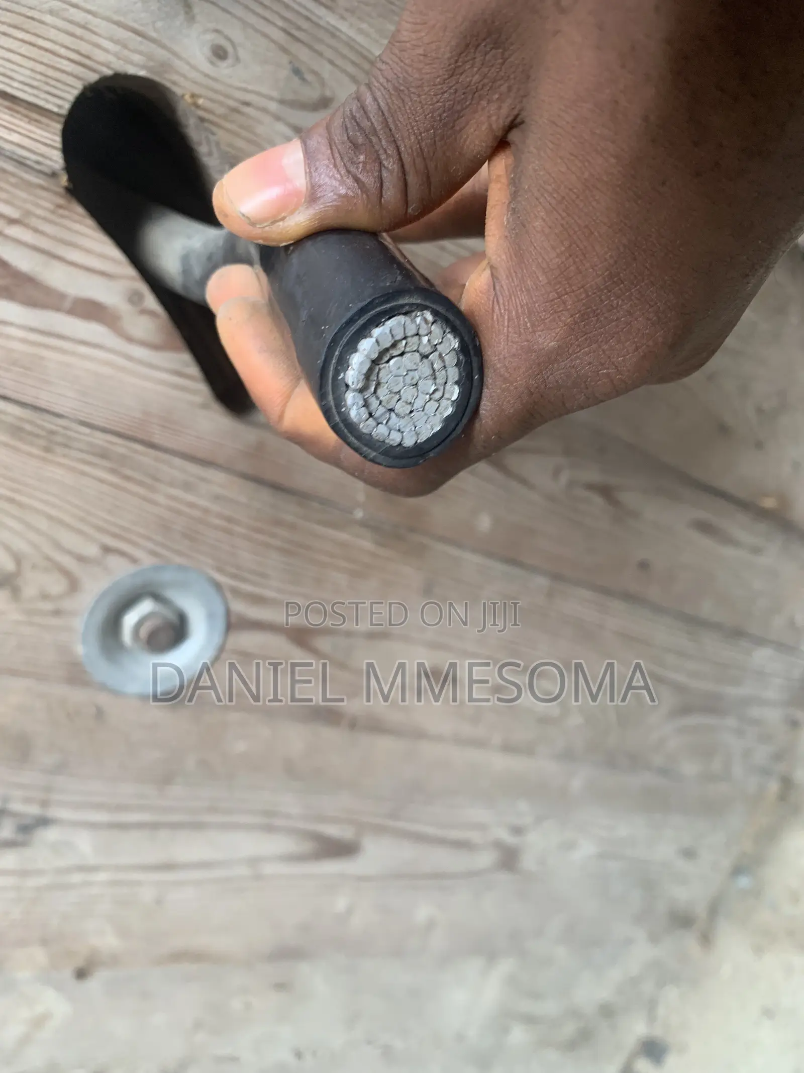 Black 300 Mm Aluminum Cable