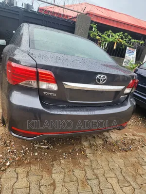 Toyota Avensis 2014 Gray