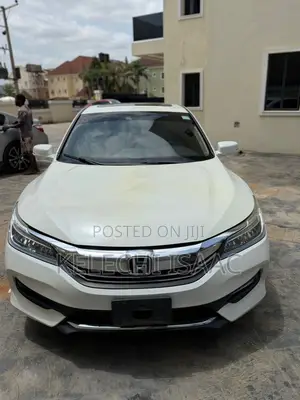 Honda Accord Touring V-6 4dr Sedan (3.5L 6cyl 6A) 2015 White
