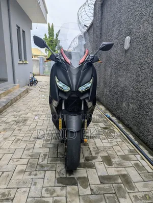 Yamaha 2020 Black