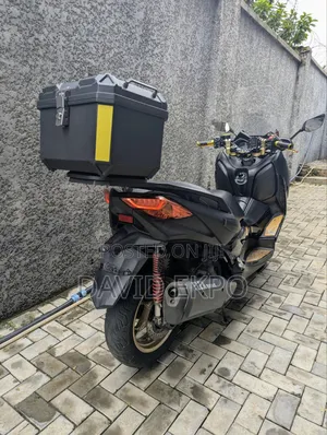 Yamaha 2020 Black