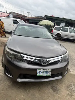 Toyota Camry LE 4dr Sedan (2.5L 4cyl 6A) 2012 Gray