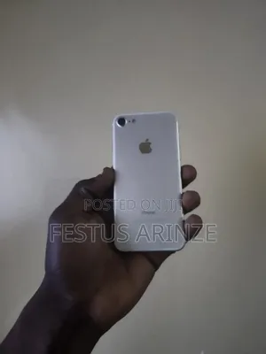 Apple iPhone 7 32 GB Silver