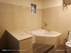 5bdrm Townhouse / Terrace in Kado for rent