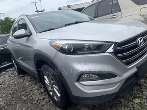 Hyundai Tucson Limited AWD 2017 Silver