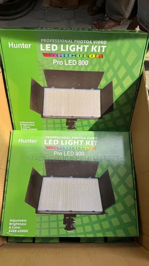 Hunter Pro Led 800 Varicolor Professional Photo Video Light Kit