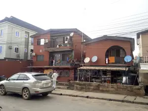 20bdrm House in Bariga / Shomolu for sale