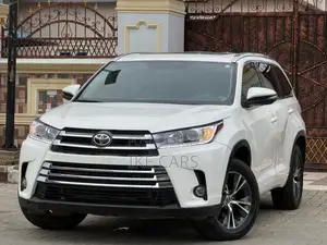 Toyota Highlander XLE V6 4x4 (3.5L 6cyl 6A) 2016 White