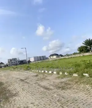 600 SQM Land