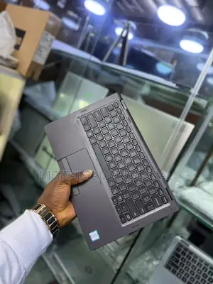 Laptop Dell Latitude 5300 8GB Intel Core i7 SSD 256GB
