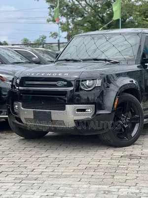 Land Rover Defender SE 2023 Black
