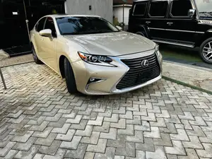 Lexus ES 2018 Gold
