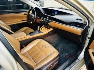 Lexus ES 2018 Gold