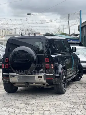 Land Rover Defender SE 2023 Black