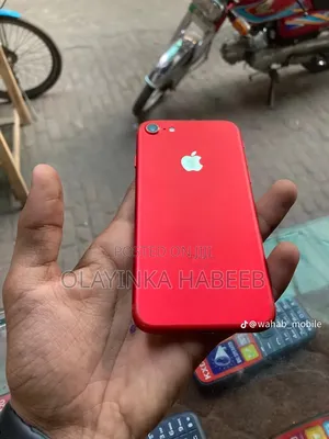Apple iPhone 7 128 GB Red