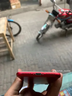 Apple iPhone 7 128 GB Red