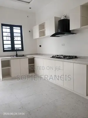4bdrm Duplex in Vgc for rent