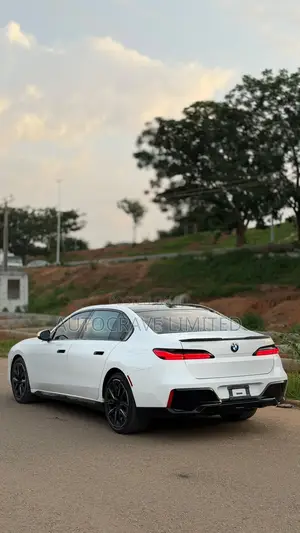 BMW 740 740i xDrive Sedan 2025 White