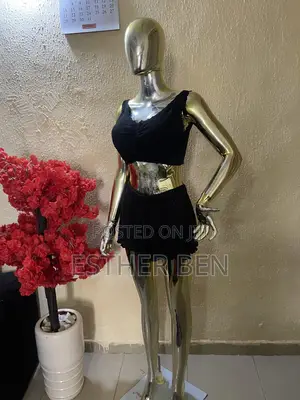 Gold Female Manniquin