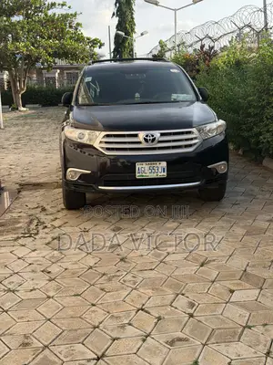Toyota Highlander 3.5L 4WD 2013 Black