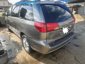 Toyota Sienna 2005 Gray