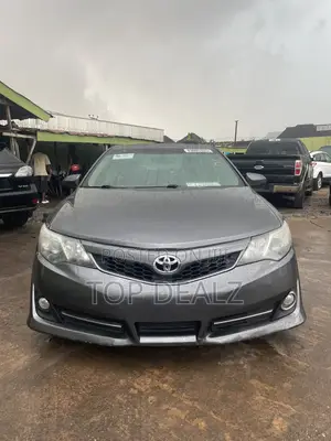 Toyota Camry SE V6 4dr Sedan (3.5L 6cyl 6A) 2013 Gray