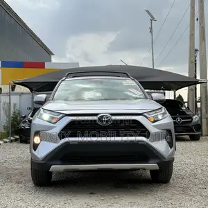 Toyota RAV4 2026 Silver