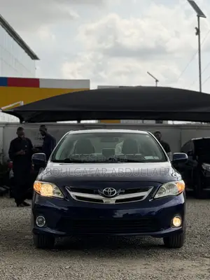 Toyota Corolla LE Special Edition 4dr Sedan (1.8L 4cyl 4A) 2013 Blue