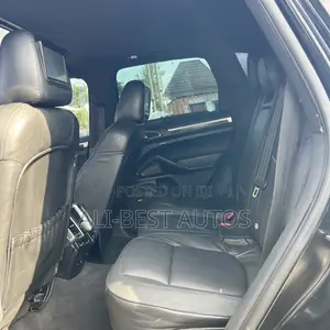 Porsche Cayenne 2010 Black