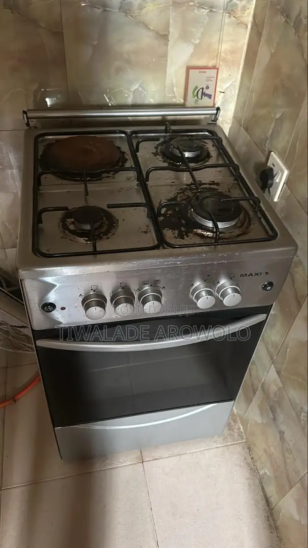 Gas Cooker With Oven and 4 Burners