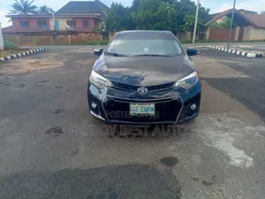 Toyota Corolla 2015 Black