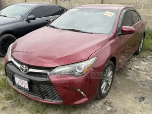 Toyota Camry SE 4dr Sedan (2.5L 4cyl 6A) 2016 Red