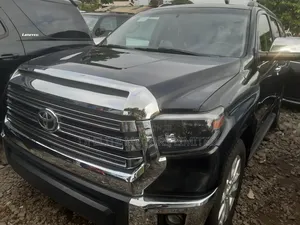 Toyota Sequoia Limited 4dr SUV 4WD (5.7L 8cyl 6A) 2012 Black