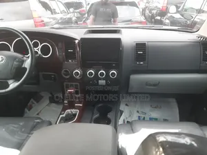 Toyota Sequoia Limited 4dr SUV 4WD (5.7L 8cyl 6A) 2012 Black