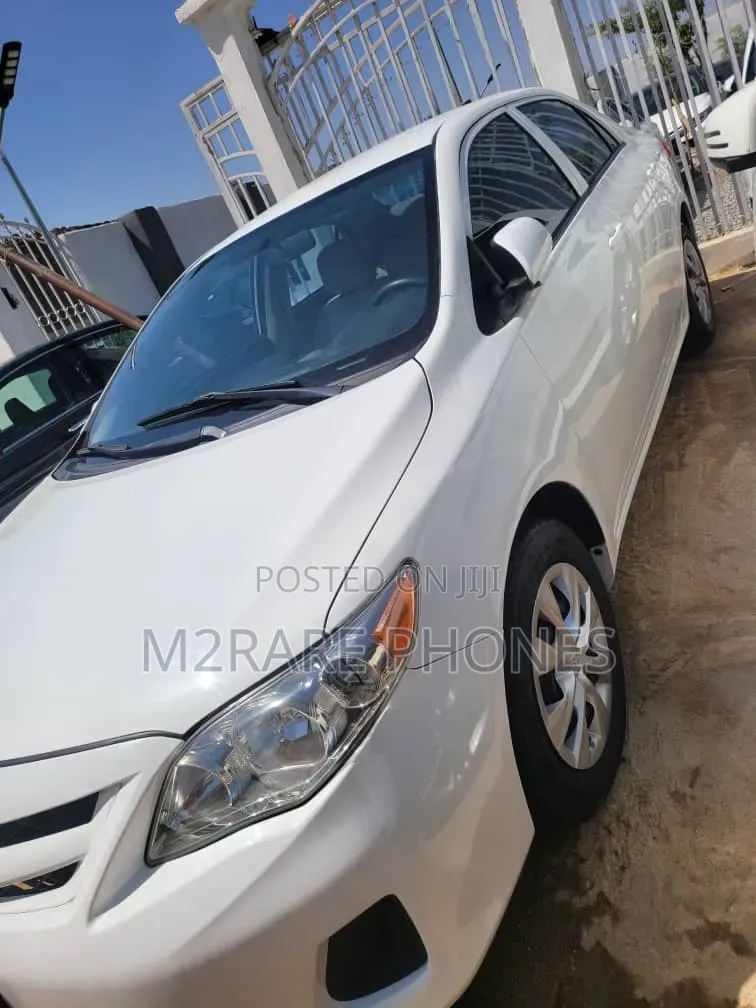 Toyota Corolla 2013 White