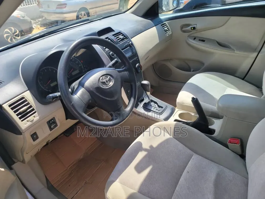 Toyota Corolla 2013 White