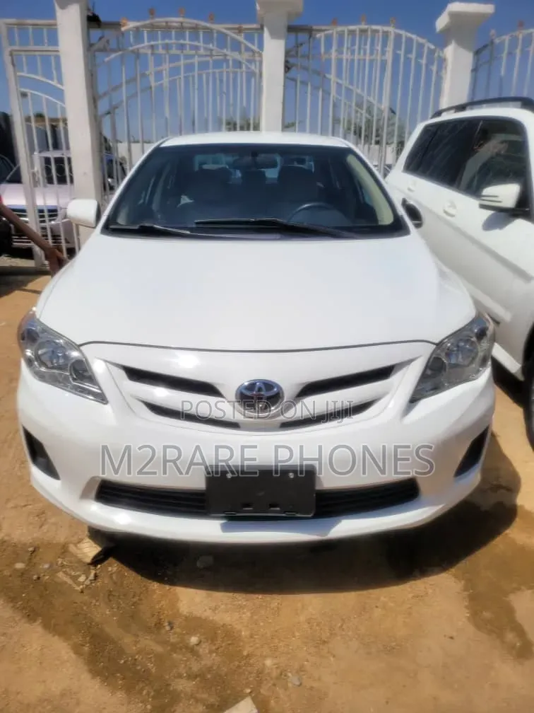 Toyota Corolla 2013 White
