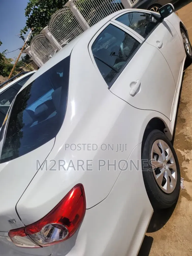 Toyota Corolla 2013 White