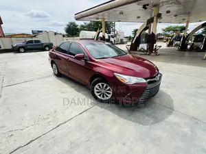 Toyota Camry LE 4dr Sedan (2.5L 4cyl 6A) 2017