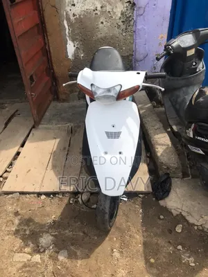 Suzuki Lets 2013 White