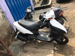 Suzuki Lets 2013 White