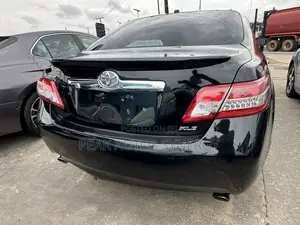 Toyota Camry XLE V6 4dr Sedan (3.5L 6cyl 6A) 2011 Black
