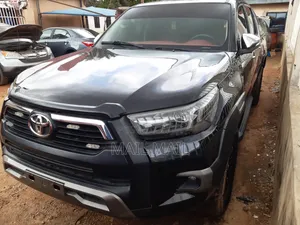 Toyota Hilux 2019 Black