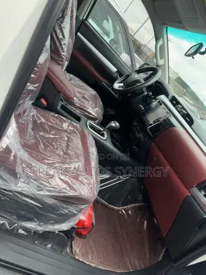Toyota Hilux 2024 White