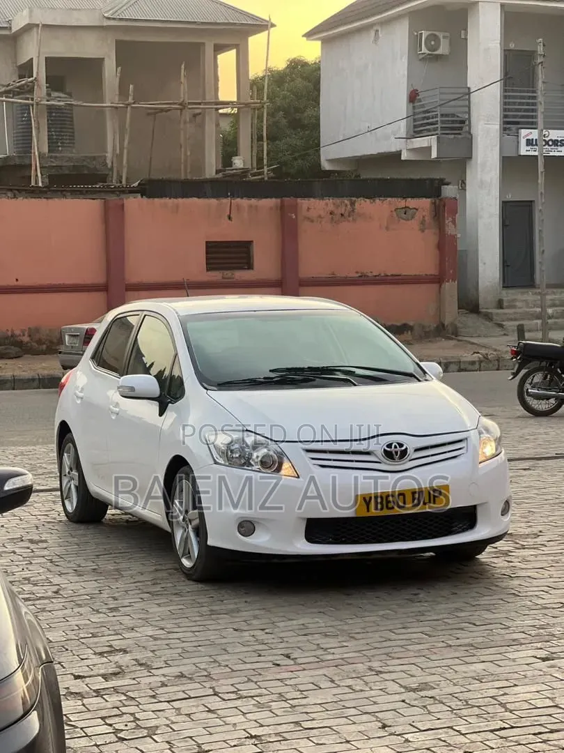 Toyota Auris 2010 White