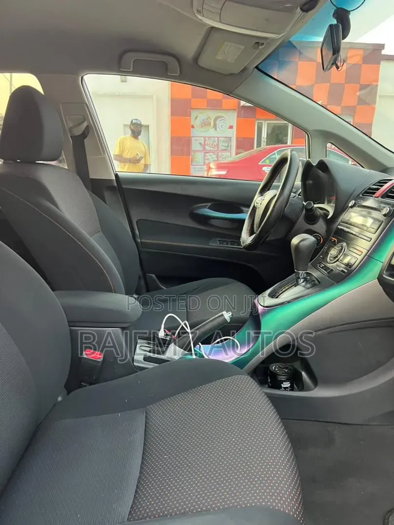 Toyota Auris 2010 White